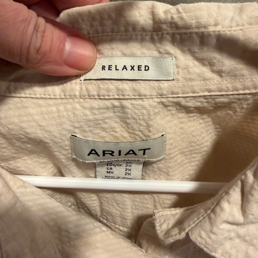 2 men’s ariat button down shirts 2X
Pink and cream - Picture 2 of 5